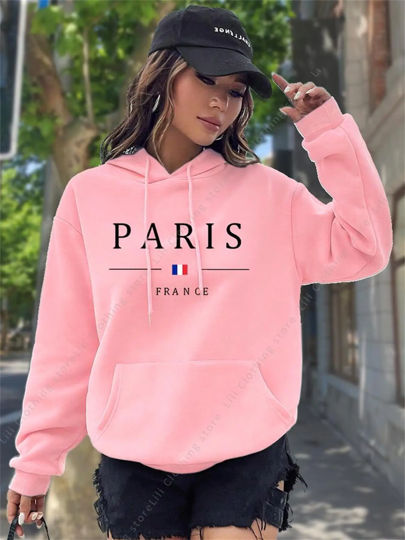 Winter Clothing Drawing - هودي نسائي بطباعة جرافيك من PARIS،