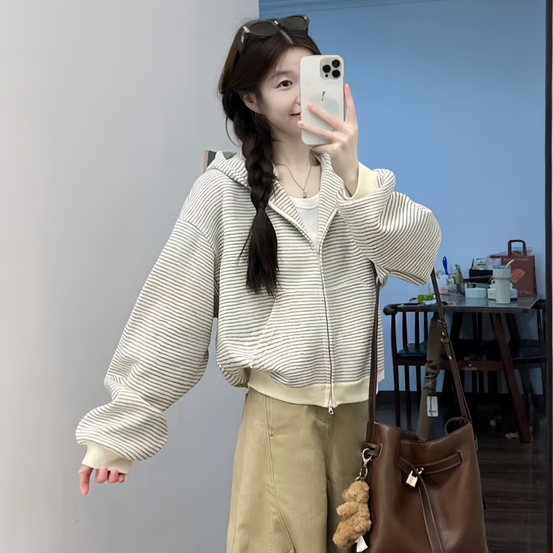 ملابس نسائية لخريف وشتاء 2026، - مراجعة Winter Clothing Drawing وسعره